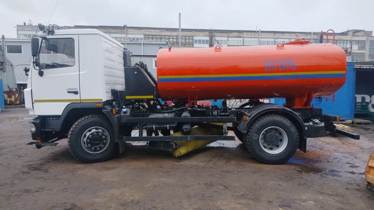 Коммунальная дорожная машина 8 м³