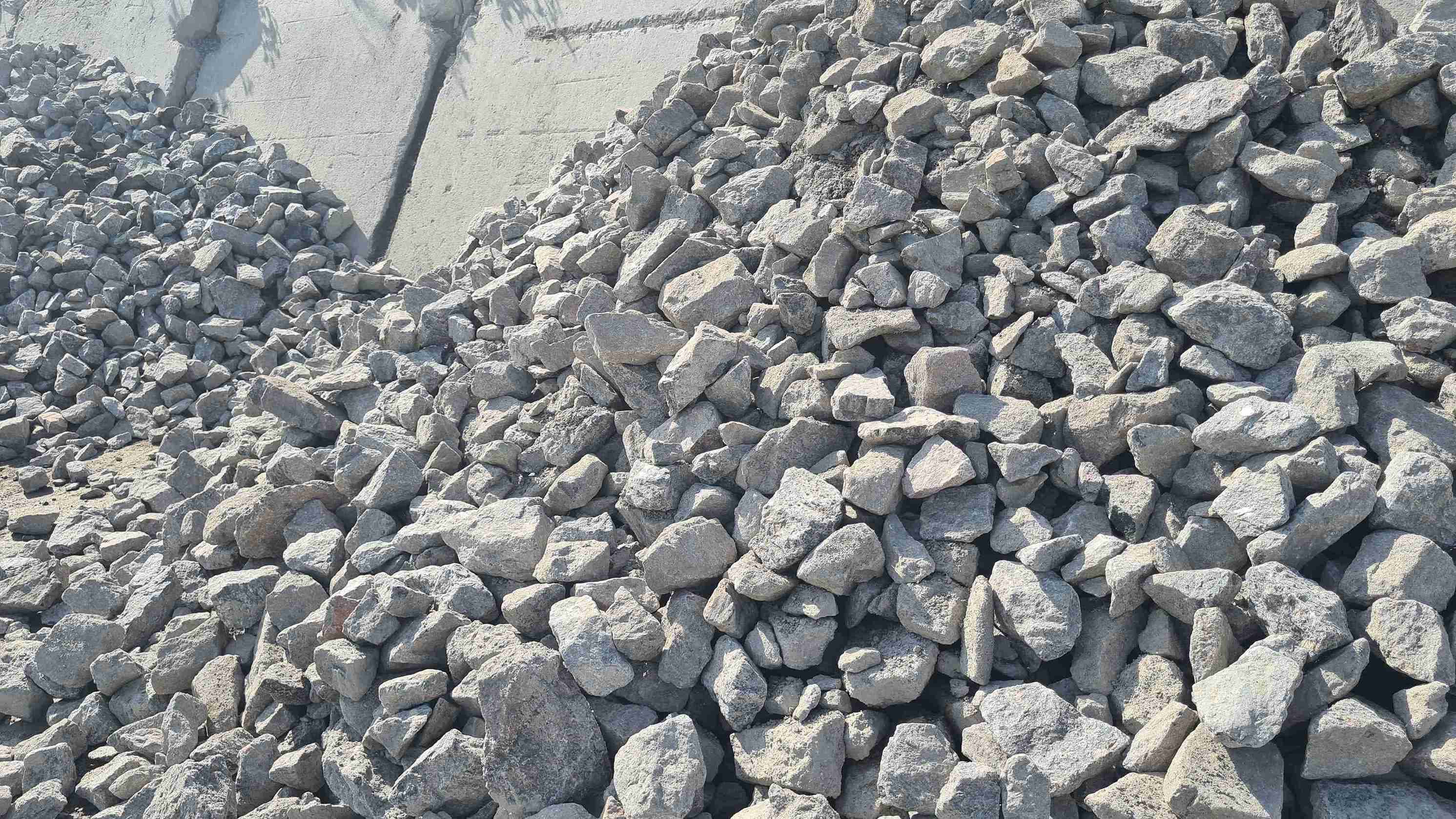 Щебень гранитный фр 70-150 мм фото 1